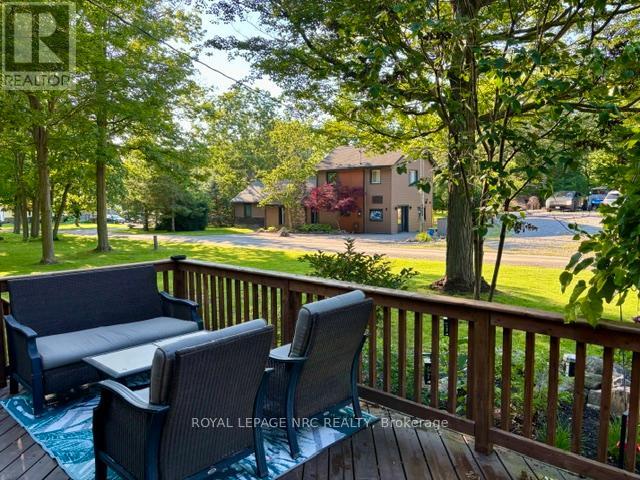 4882 MAPLEVIEW CRESCENT - 42