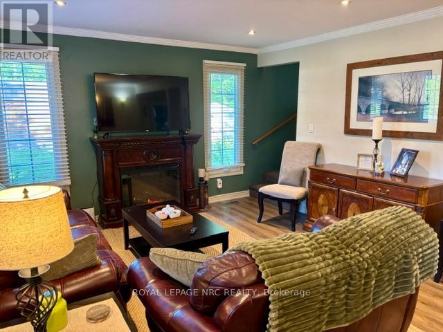 4882 MAPLEVIEW CRESCENT - 7