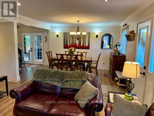 4882 MAPLEVIEW CRESCENT - 8