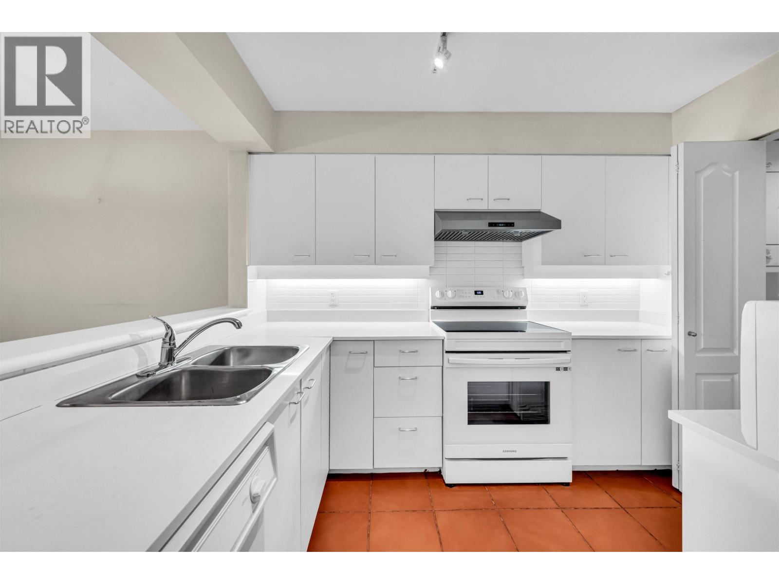 #701 7380 ELMBRIDGE Way, Richmond, British Columbia, V6X4A1, Richmond, British Columbia — photo 5 of 5