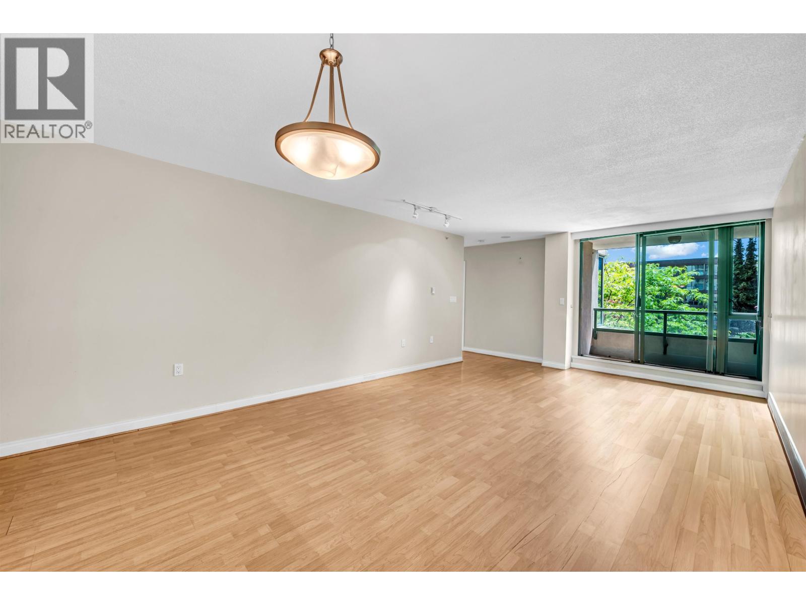 #701 7380 ELMBRIDGE Way, Richmond, British Columbia, V6X4A1, Richmond, British Columbia — photo 4 of 5