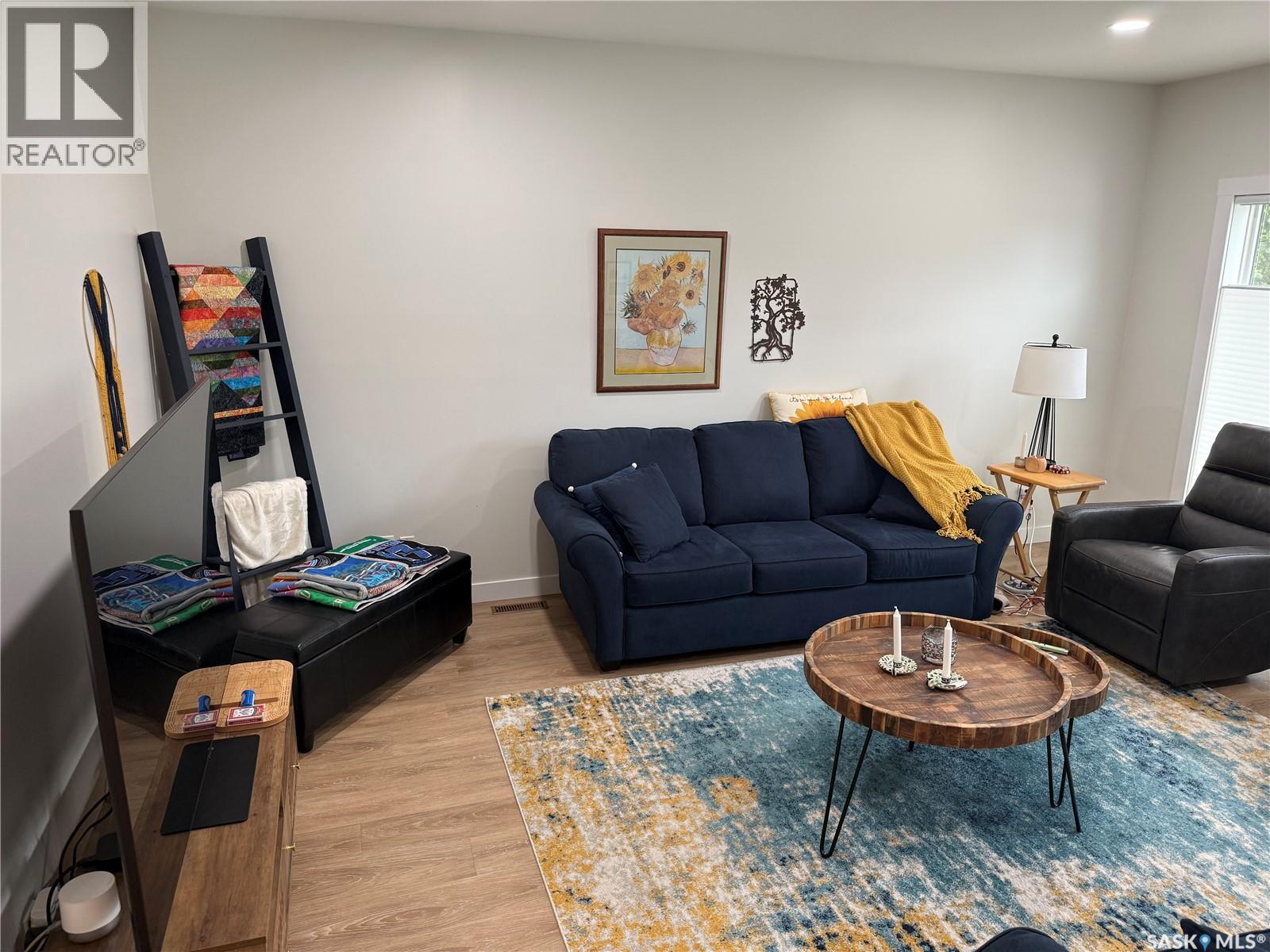 302 Watson CRESCENT — photo 8