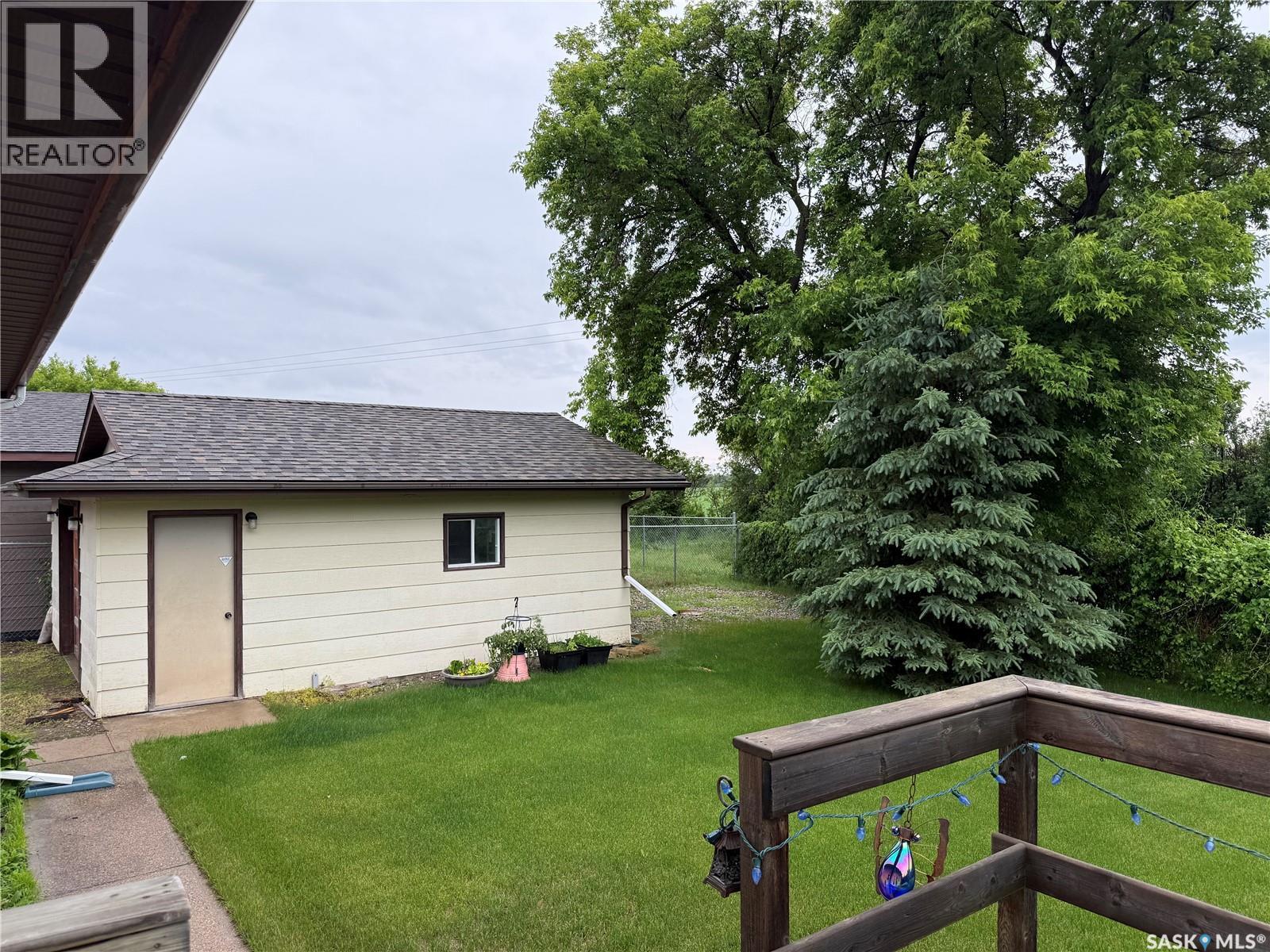 302 Watson CRESCENT — photo 37