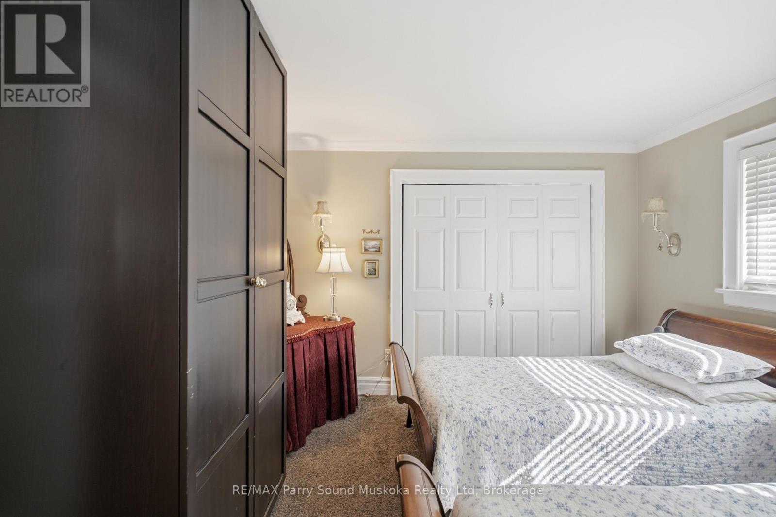 49 MAPLE STREET - 39