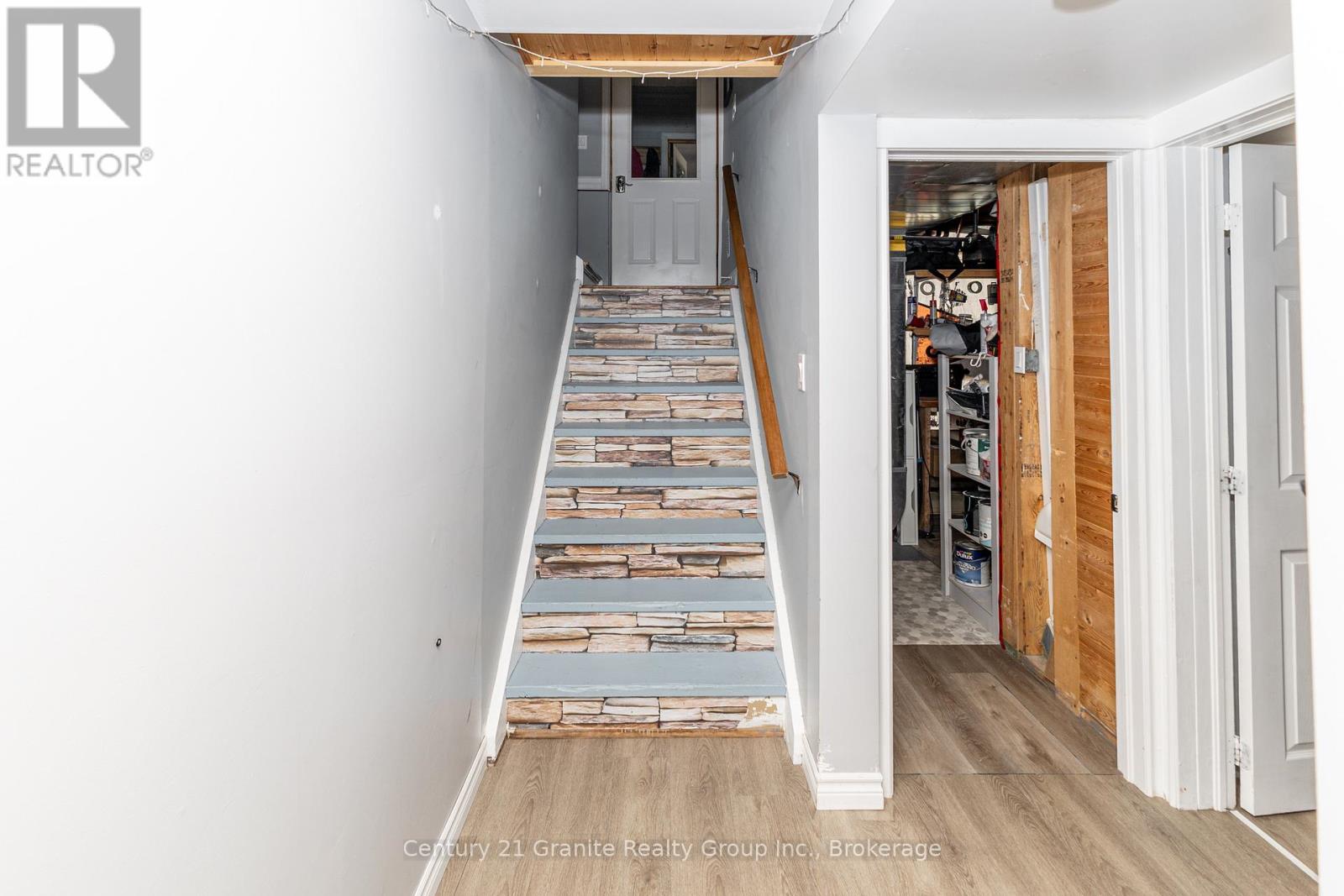 1110 HOWLAND JUNCTION ROAD - Image 32