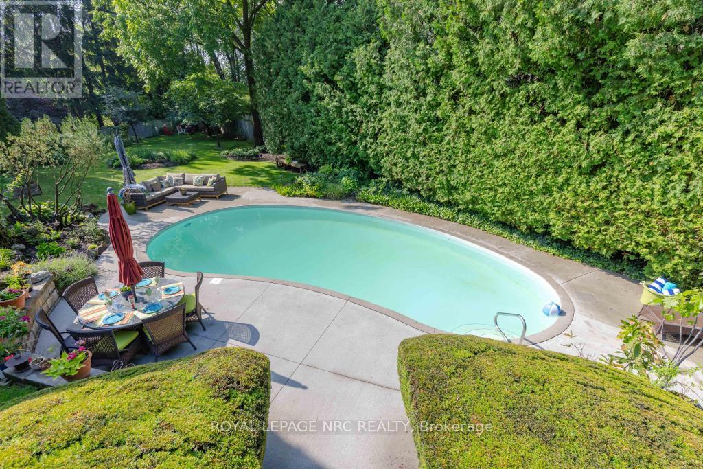 7 CHRISTOPHER STREET - 23