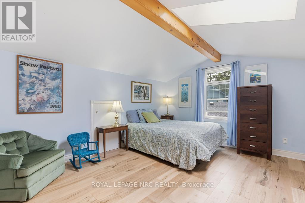 7 CHRISTOPHER STREET - 35