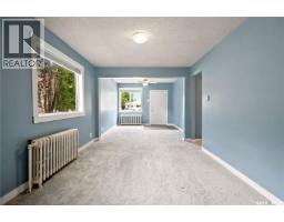 Enclosed porch - 269 Iroquois Street W, Moose Jaw, SK S6H5A8 Photo 10