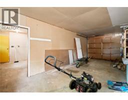 269 Iroquois Street W, Moose Jaw, SK S6H5A8 Photo 46