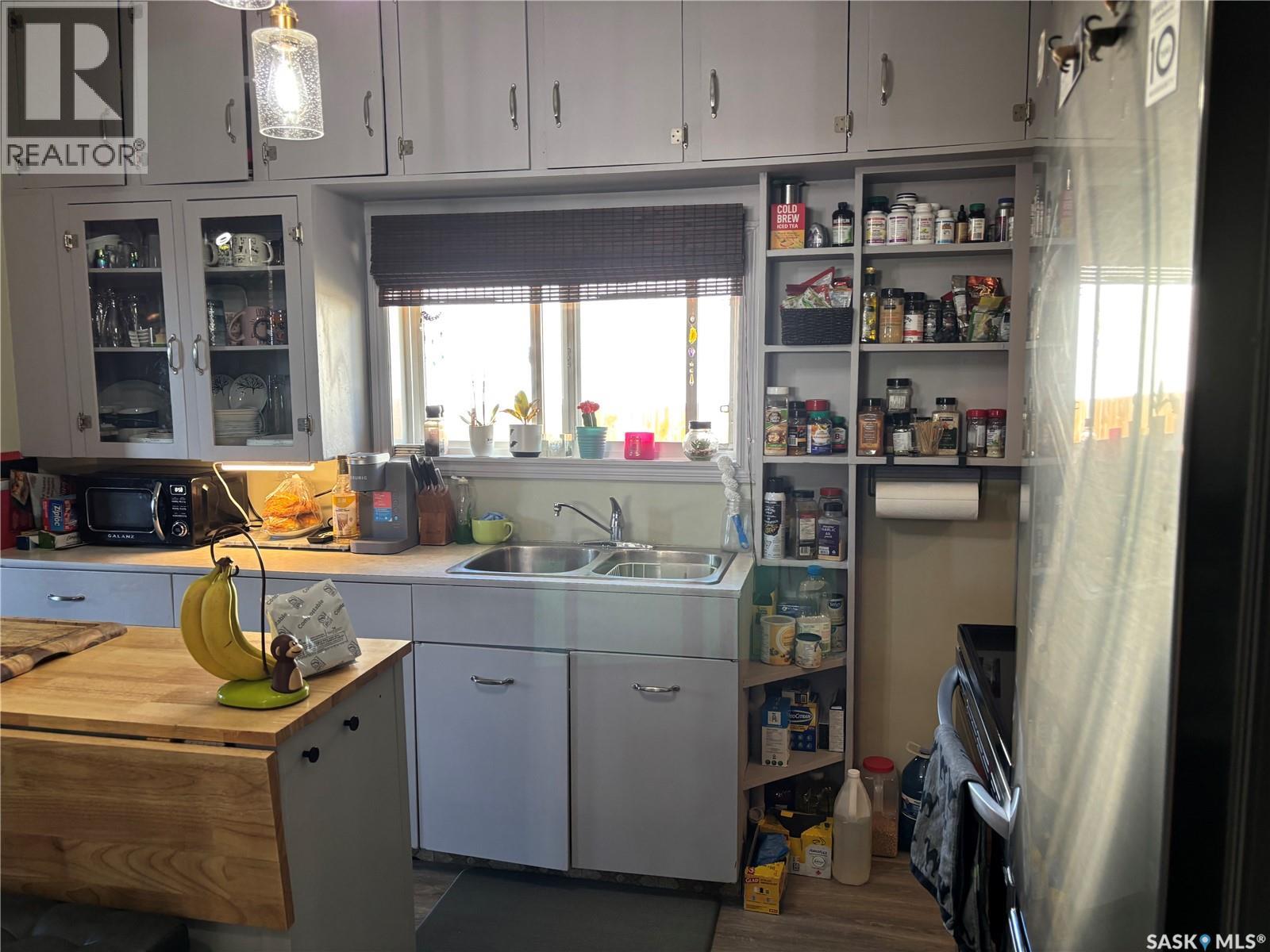 944 Brown STREET - 11