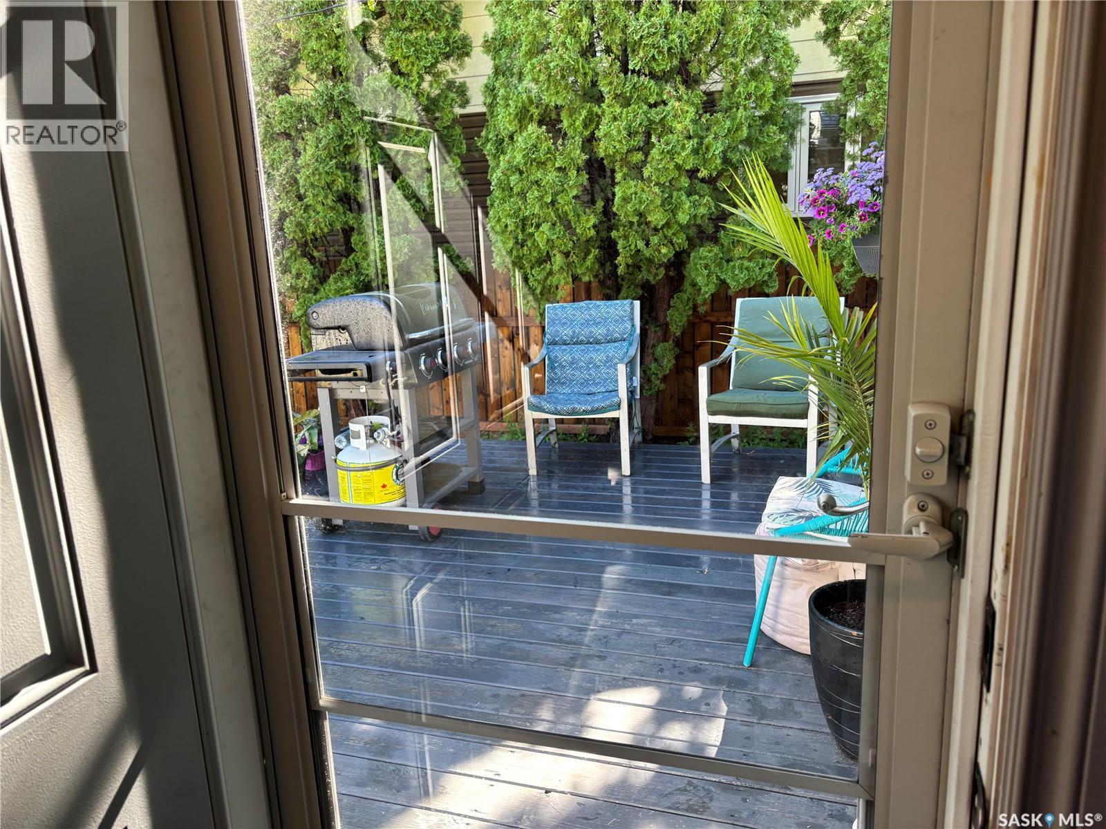 944 Brown STREET - 21