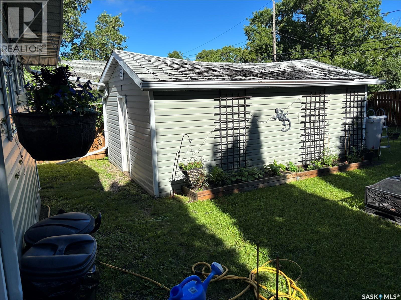 944 Brown STREET - 28