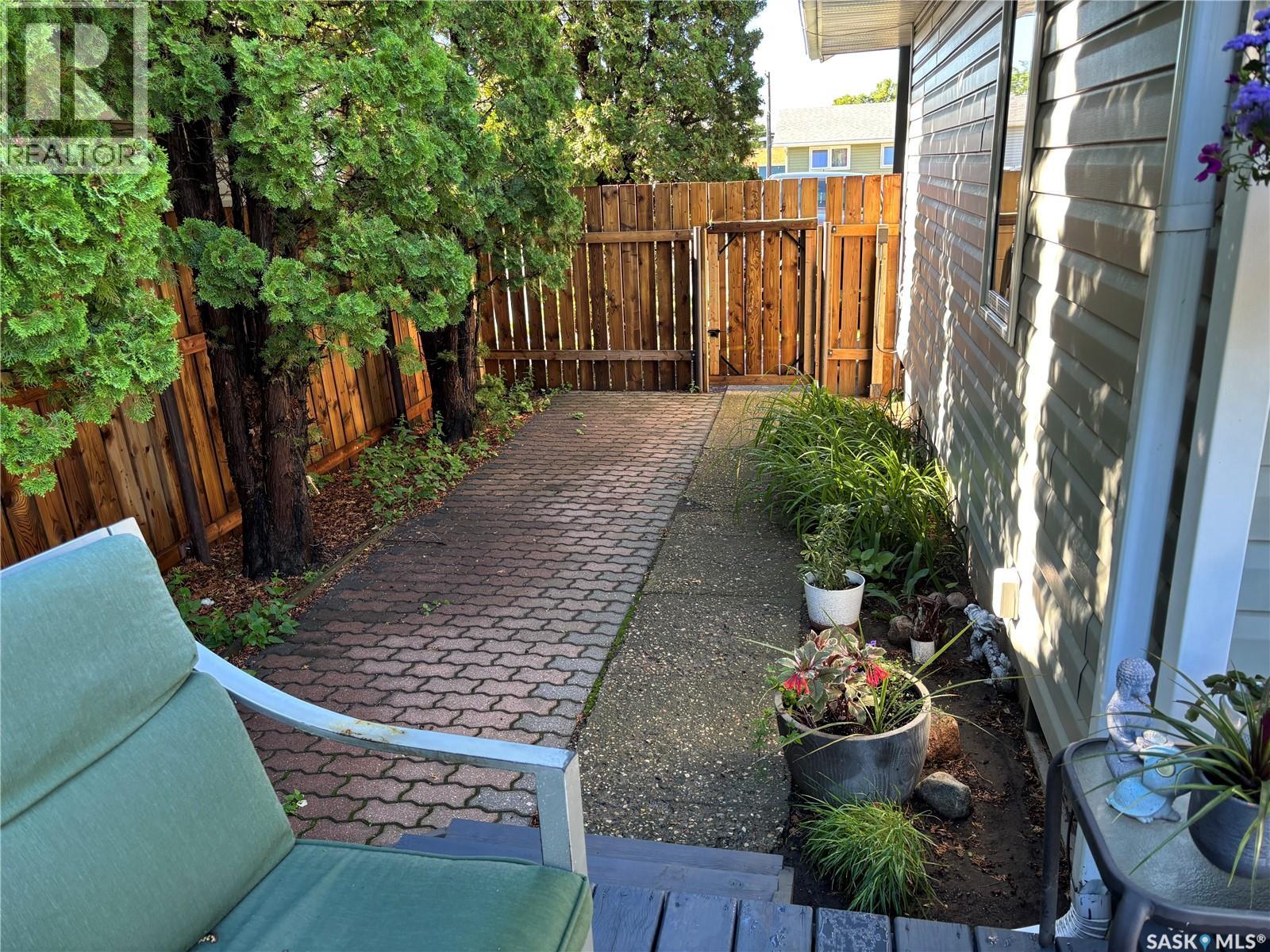 944 Brown STREET - 32