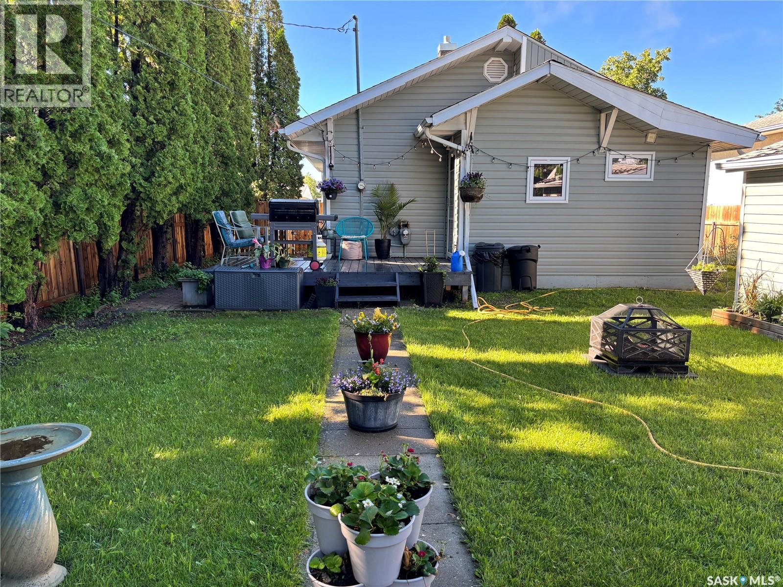 944 Brown STREET - 33
