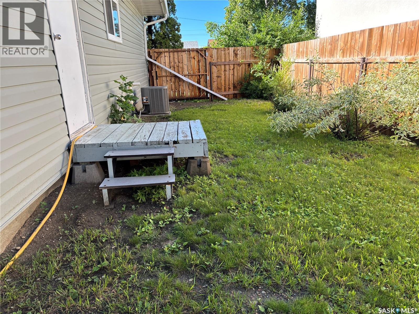 944 Brown STREET - 34
