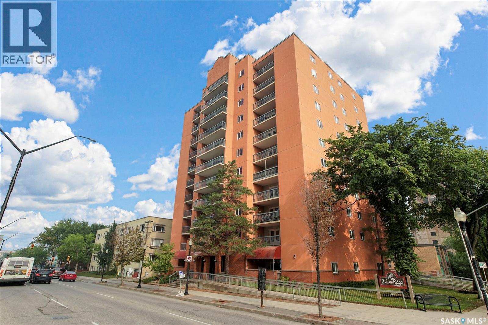 #703 405 5th AVENUE N - 1