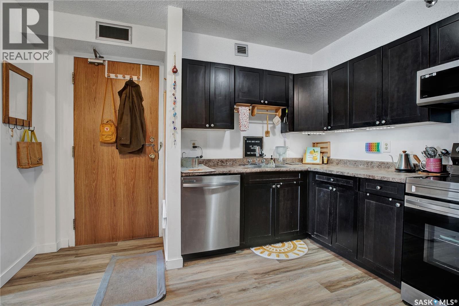 #703 405 5th AVENUE N - 8