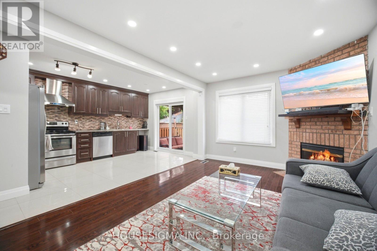 62 RAVENSCLIFFE COURT - 12