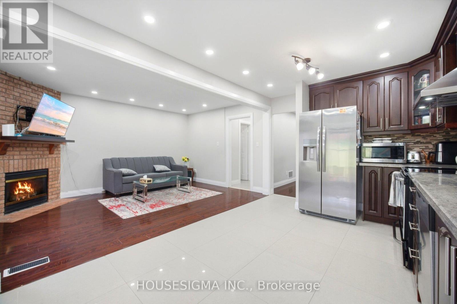 62 RAVENSCLIFFE COURT - 11