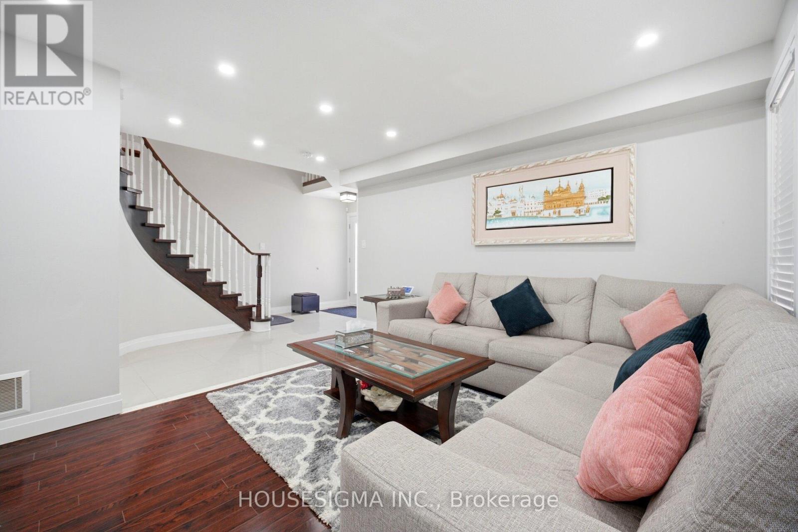 62 RAVENSCLIFFE COURT - 6