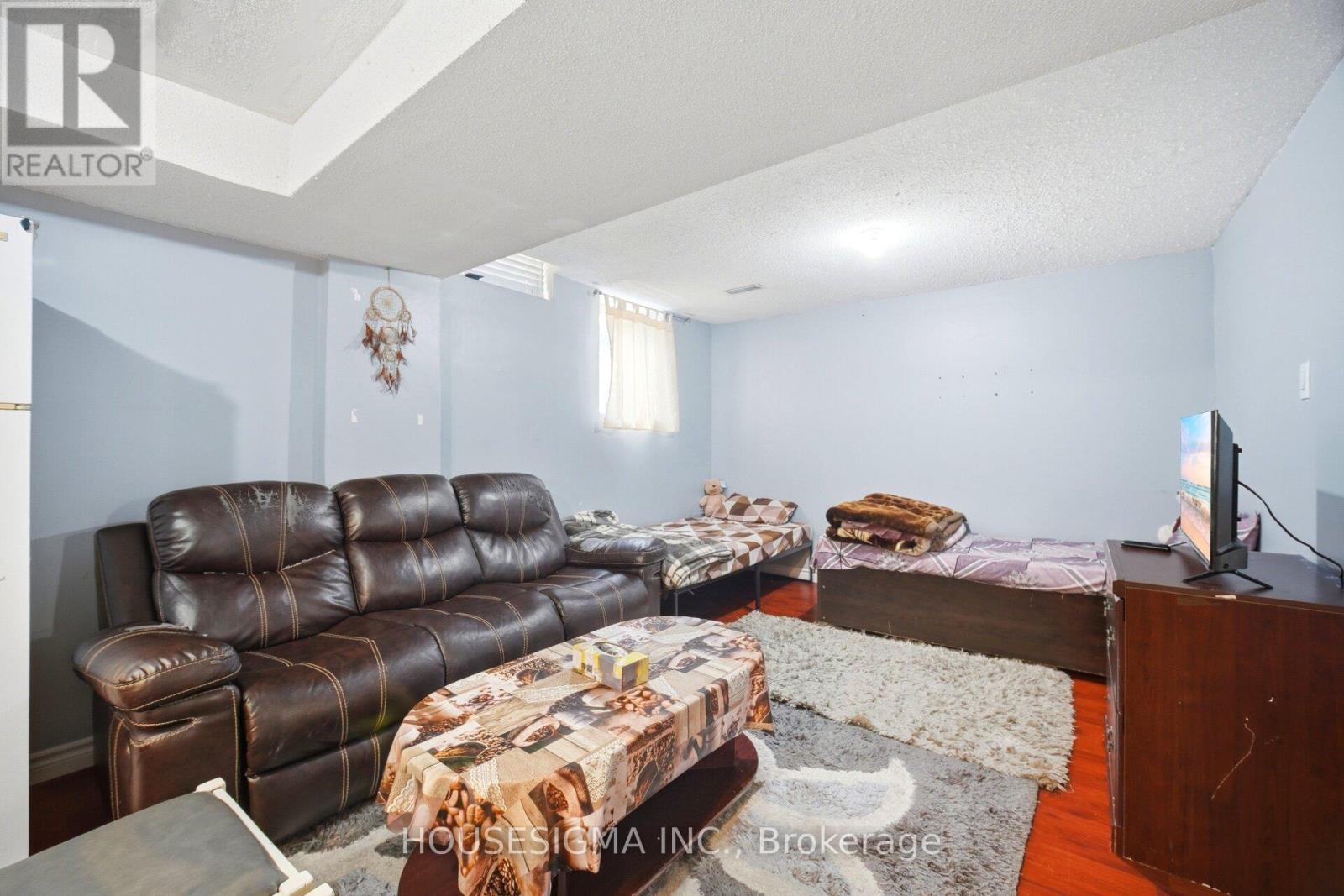 62 RAVENSCLIFFE COURT - 23