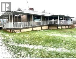 Primary Bedroom - 4359 Borthwick Avenue, Barriere, BC V0E1E0 Photo 9