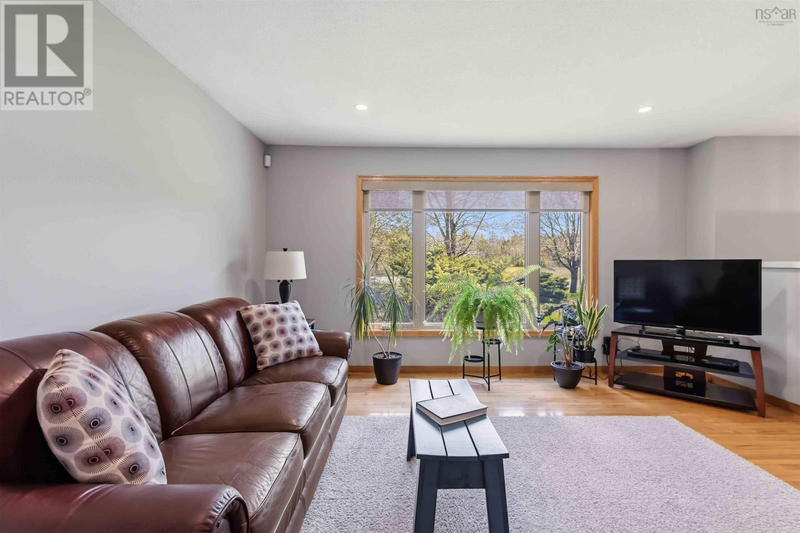 61 Charles Hill Road - 11