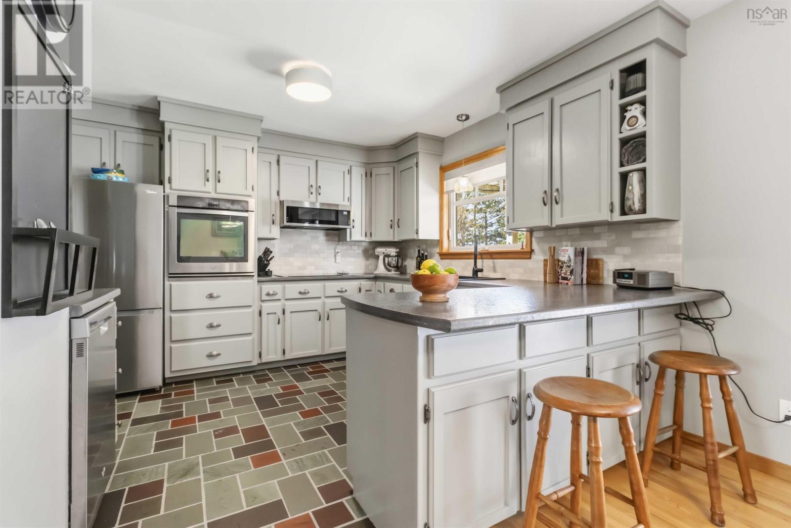 61 Charles Hill Road - 17