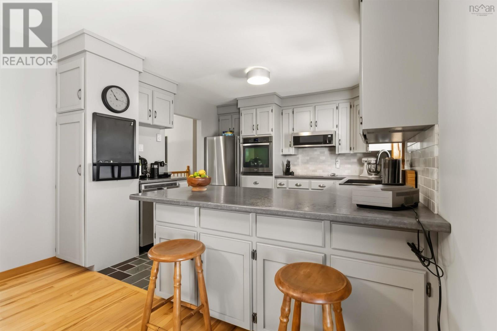 61 Charles Hill Road - 18