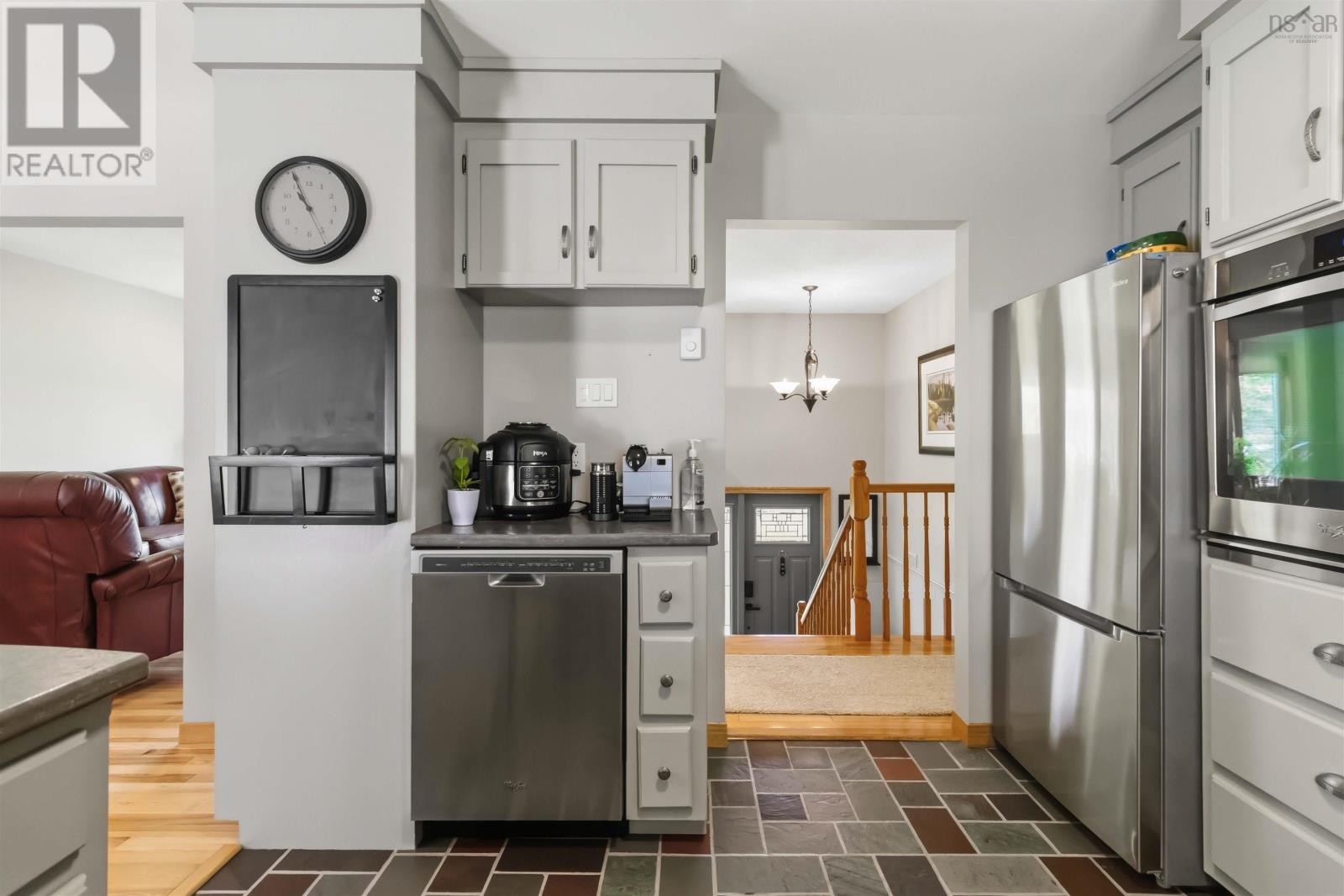 61 Charles Hill Road - 22