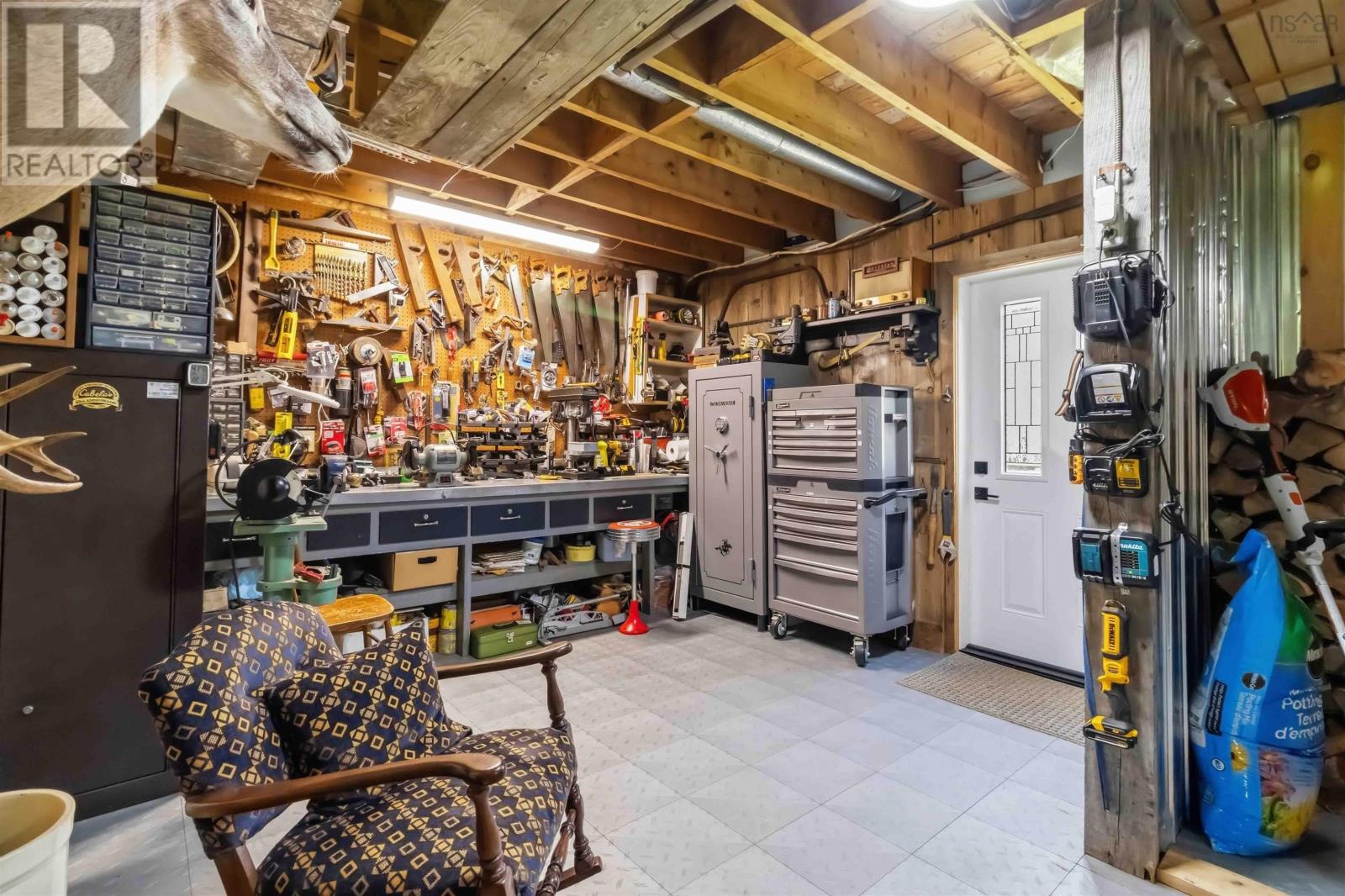 61 Charles Hill Road - 36