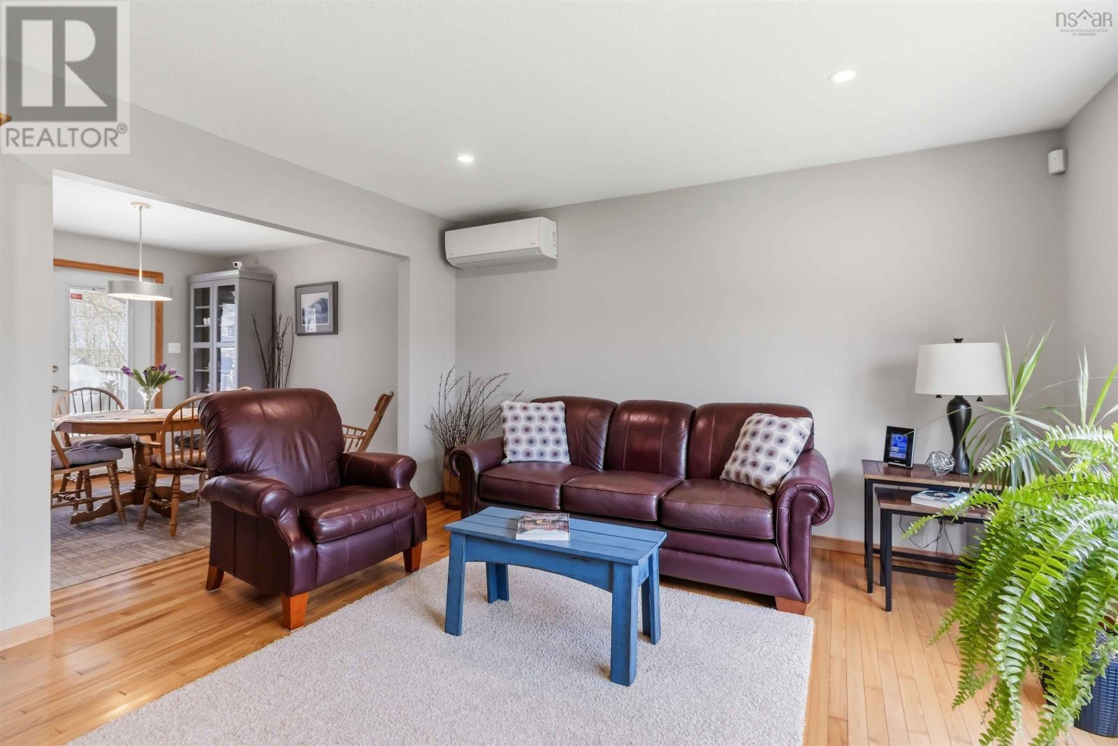 61 Charles Hill Road - 8