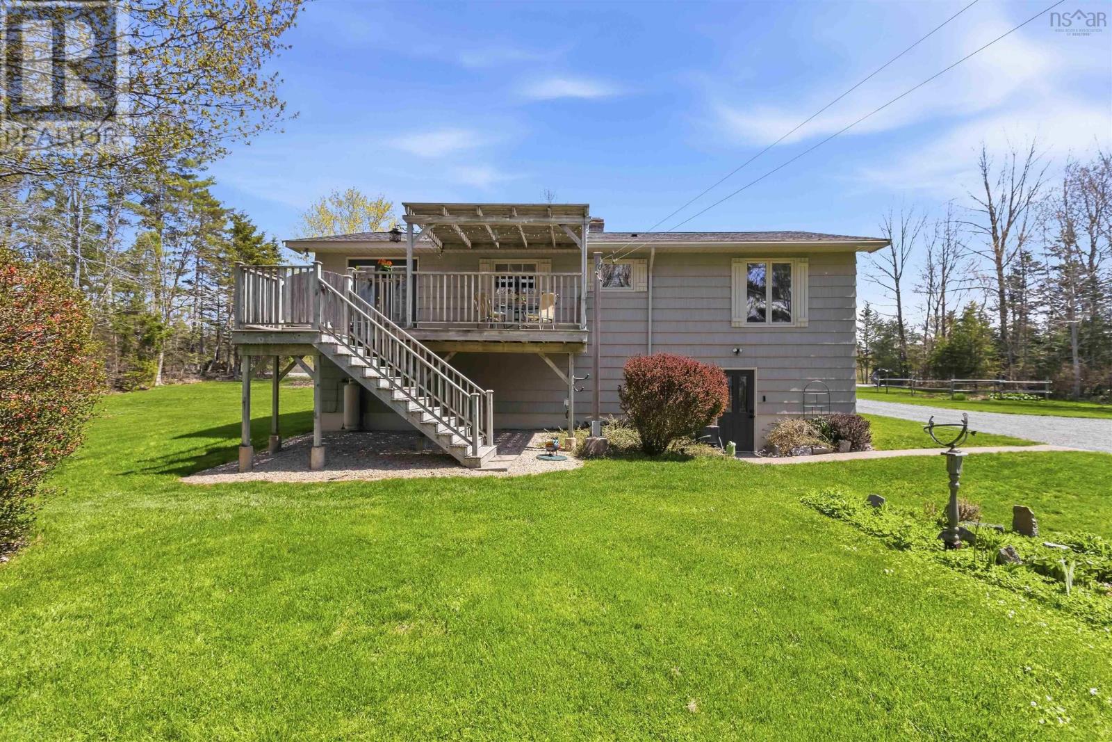 61 Charles Hill Road - 46