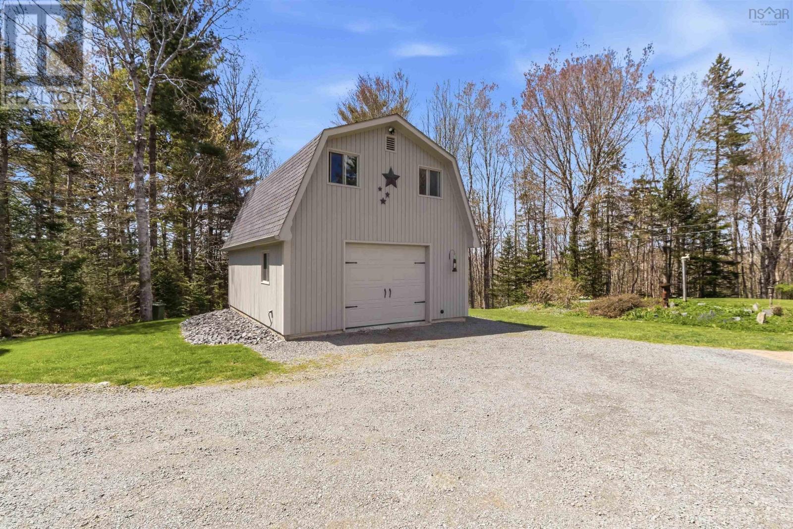 61 Charles Hill Road - 49