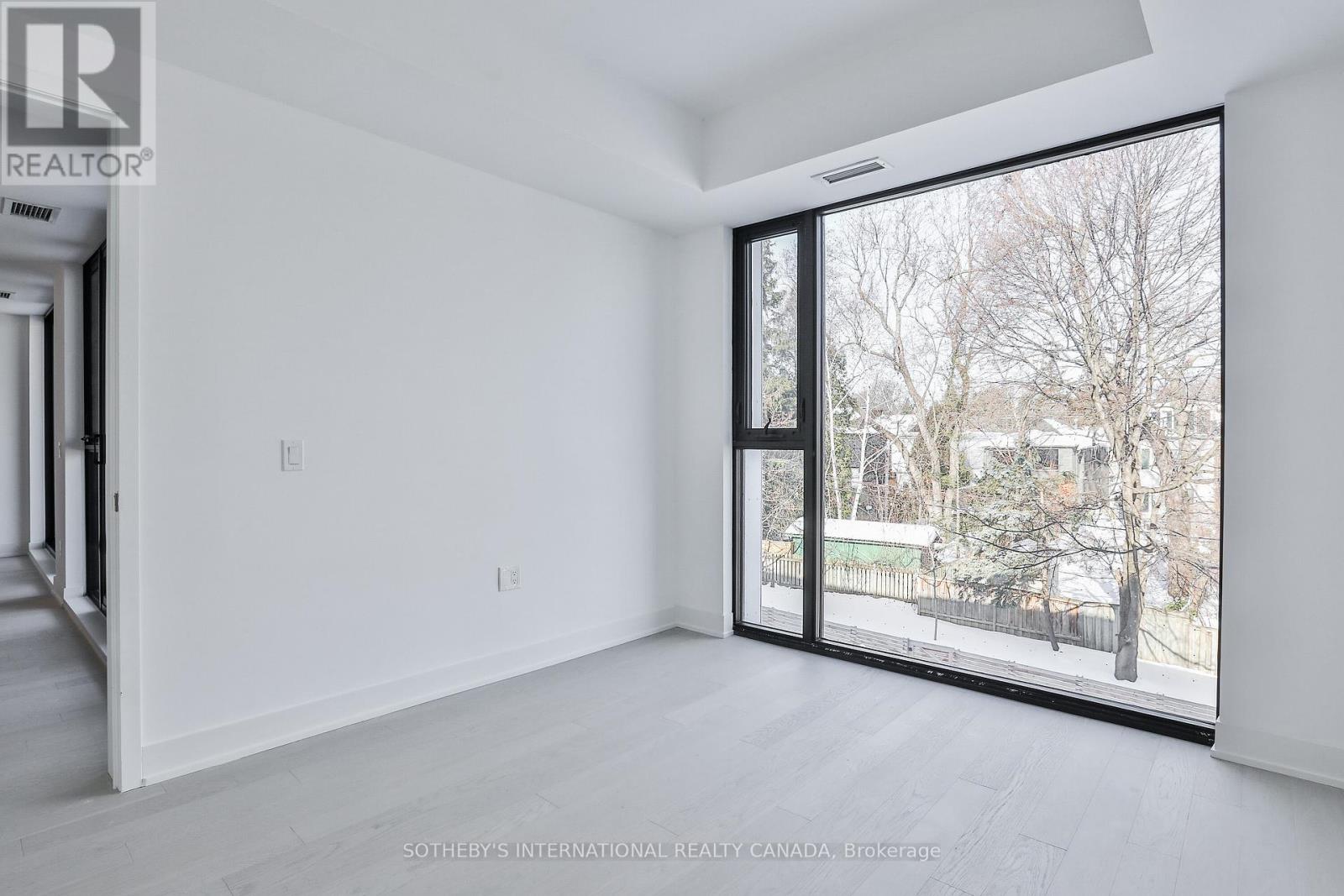 #311 200 KEEWATIN AVENUE - 17