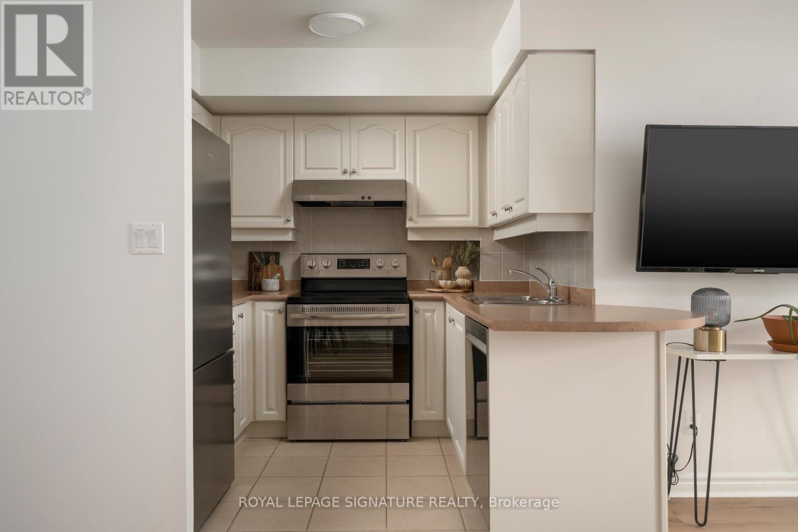 #306 2 REAN DRIVE - 17