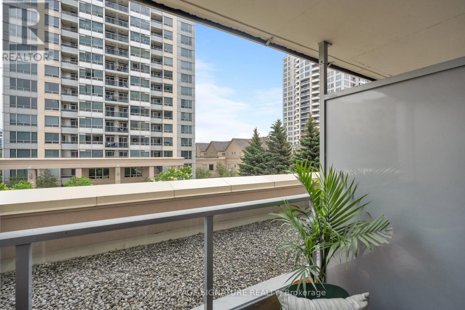 #306 2 REAN DRIVE - 33