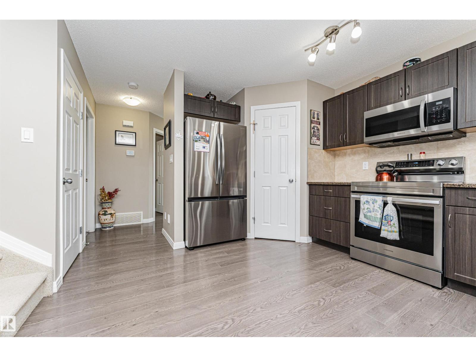 16423 134 ST NW - 6
