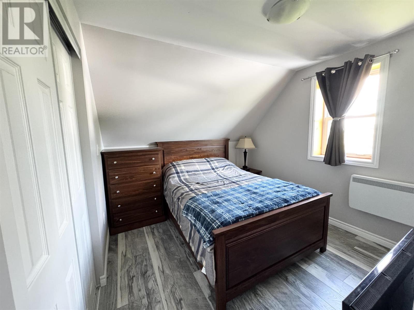 68 Lansdowne ST S - 17