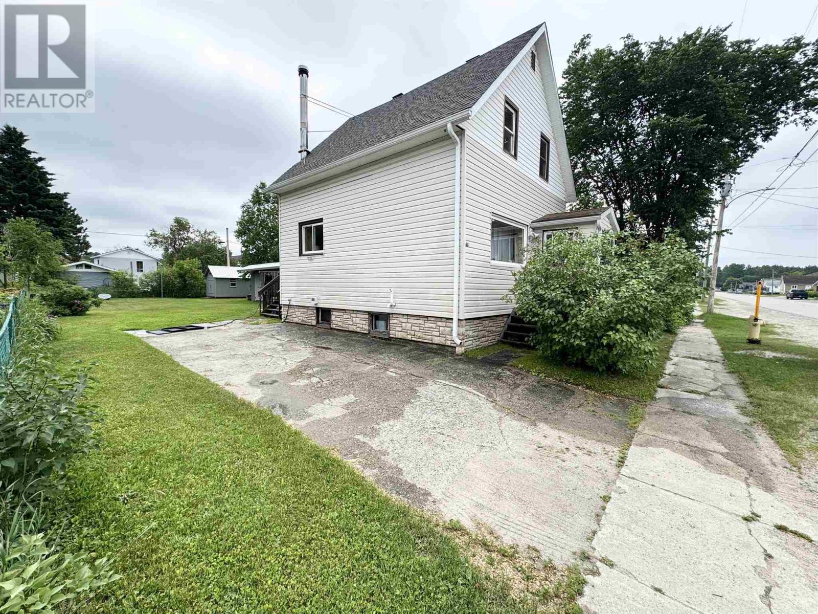 68 Lansdowne ST S - 25
