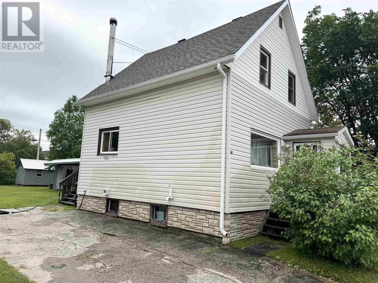 68 Lansdowne ST S - 26