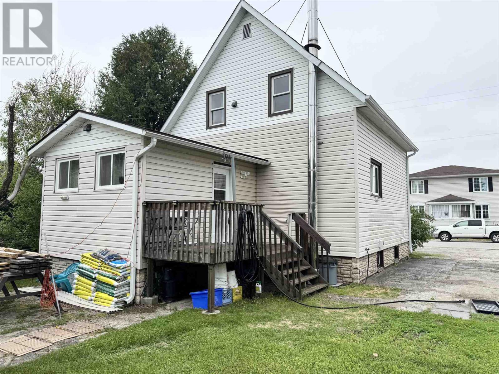 68 Lansdowne ST S - 31