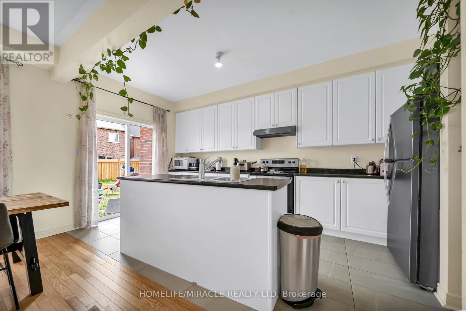 1195 KETTERING DRIVE - 7
