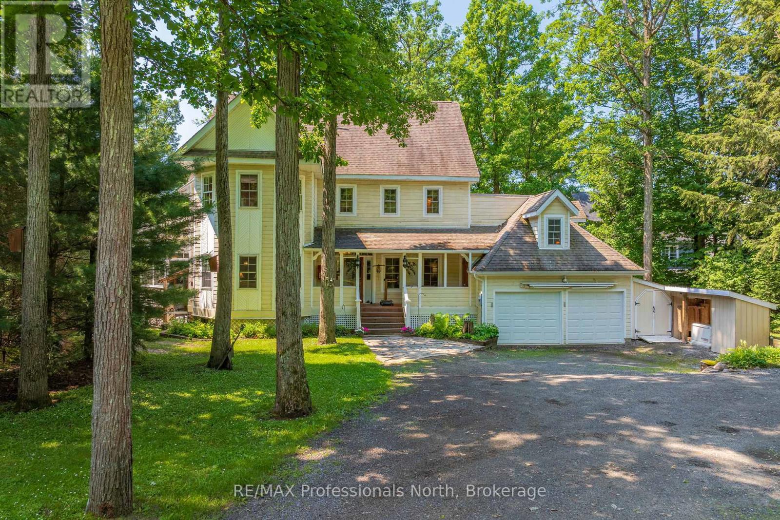 22 KNOWLES CRESCENT E - 4
