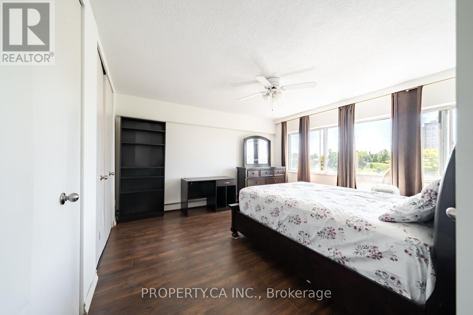 #404 45 WESTMOUNT ROAD N - 14
