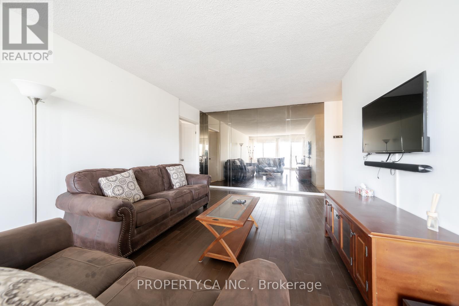 #404 45 WESTMOUNT ROAD N - 1