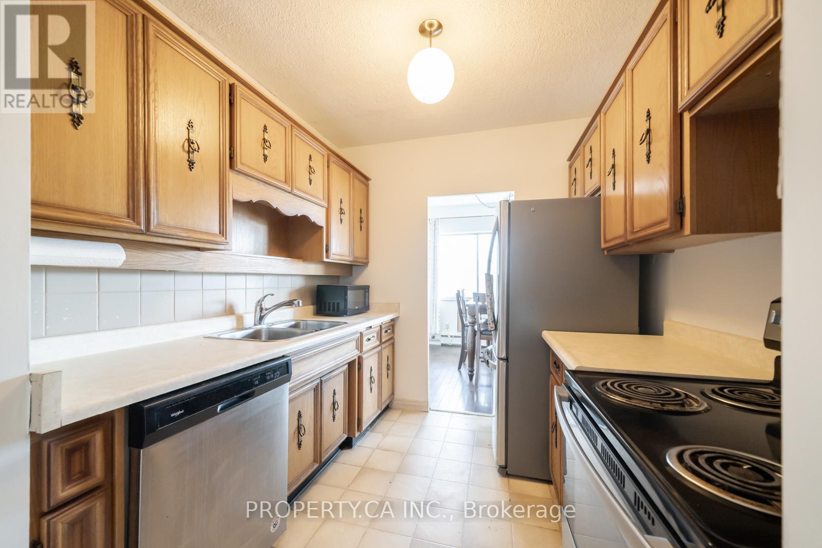 #404 45 WESTMOUNT ROAD N - 11
