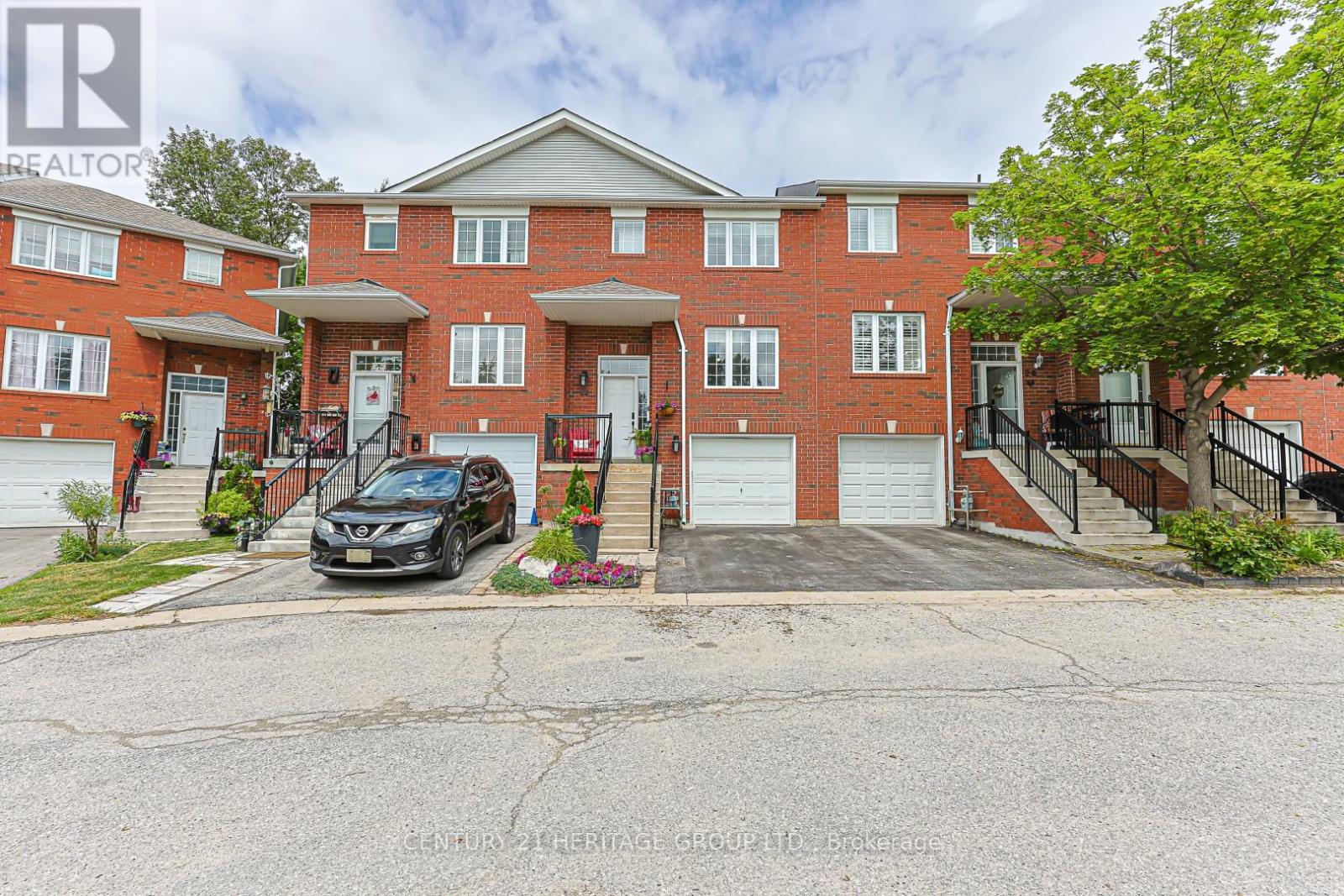 22 VILLAGE GREEN LANE - 1