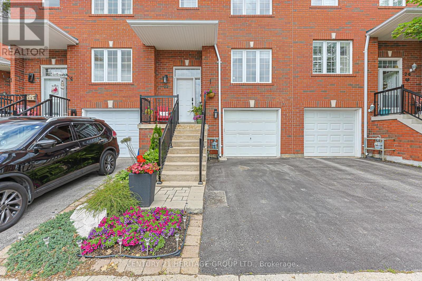 22 VILLAGE GREEN LANE - 2