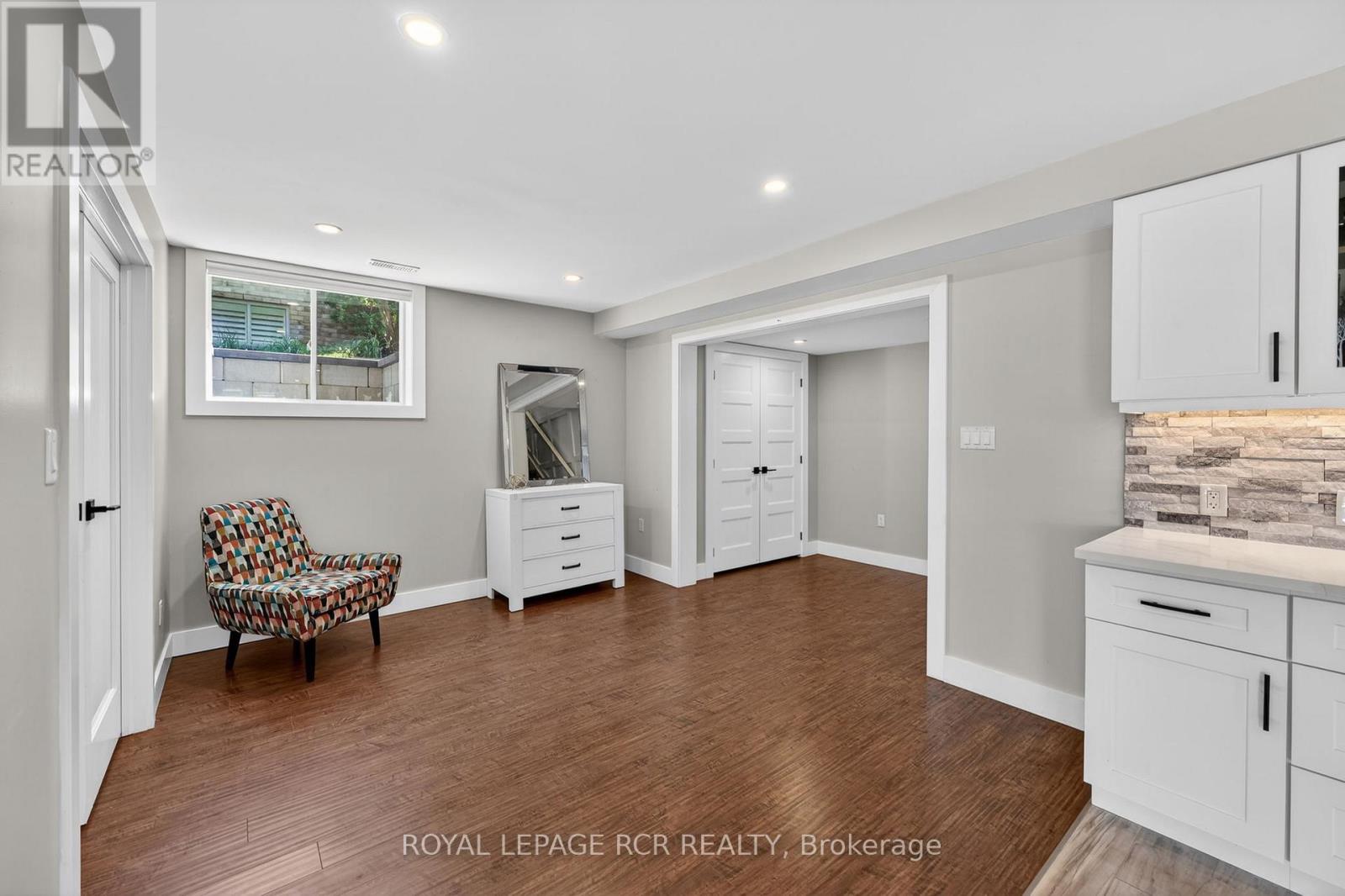 78 GLENHURON DRIVE - 19